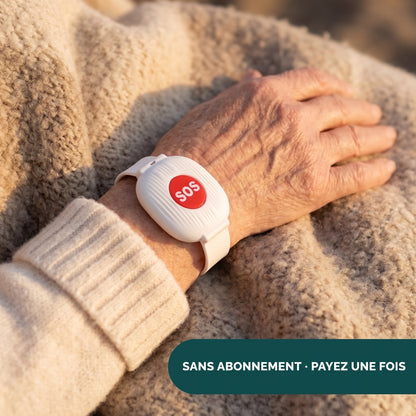 Bracelet Vitae SOS au poignet. Sans abonnement, vous payez une fois